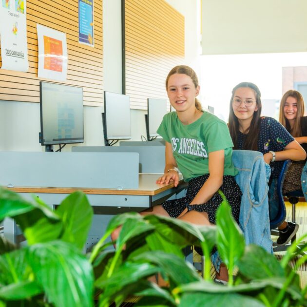 Leerlingen computer Driestar Gouda Driestar-Wartburg