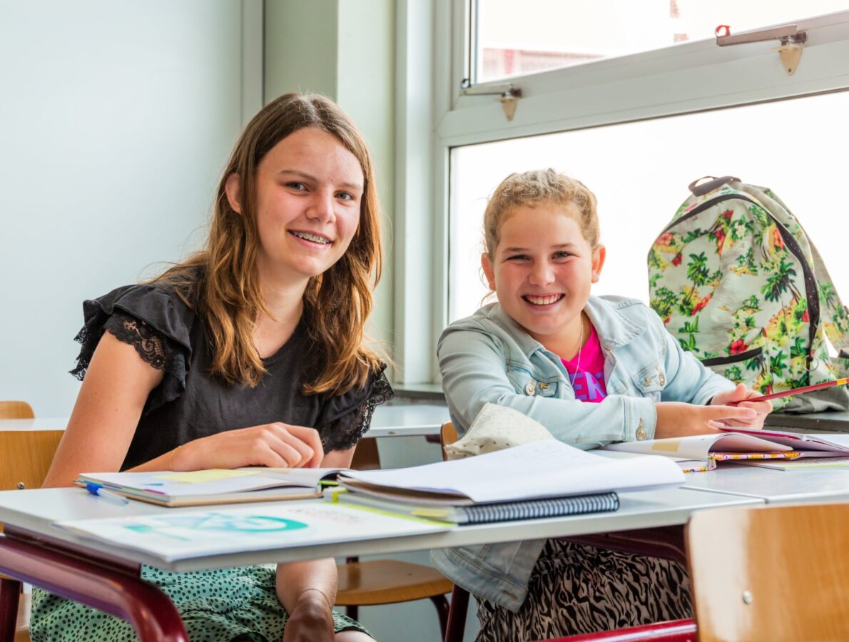 Leerlingen klaslokaal Revius Driestar-Wartburg