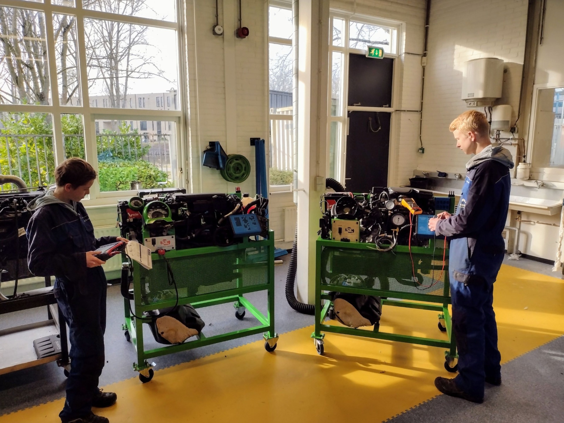Nieuwe leermiddelen bij Mobiliteit & Transport - Beroepencollege De Swaef
